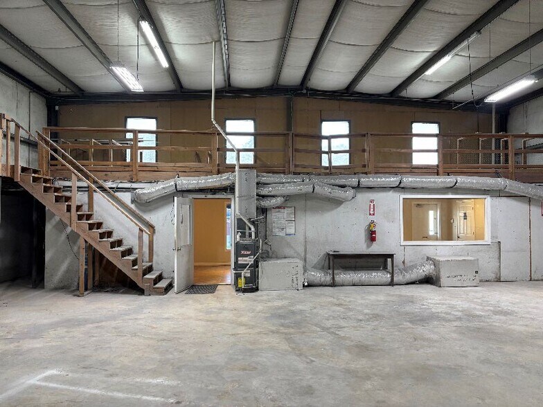More Photos Of 155 Industrial Way, Fayetteville Distribution For Sale