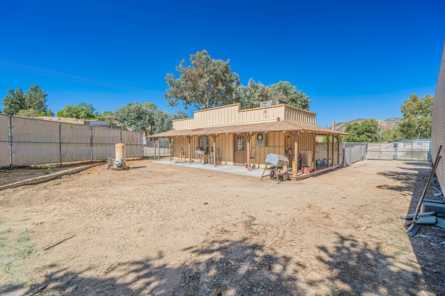 More Photos Of 33604 Agua Dulce Canyon Rd, Agua Dulce Freestanding For Sale