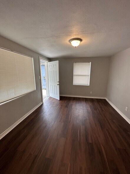 More Photos Of 619 Linwood Ave, Jacksonville Specialty For Sale