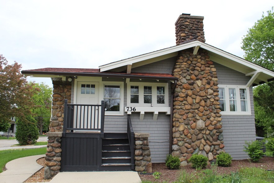 More Photos Of 736 N Washington St, Naperville Loft Creative Space For Lease