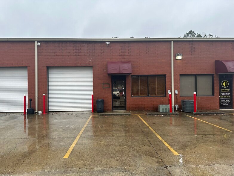 More Photos Of 4000 Fambrough Dr, Powder Springs Warehouse For Lease