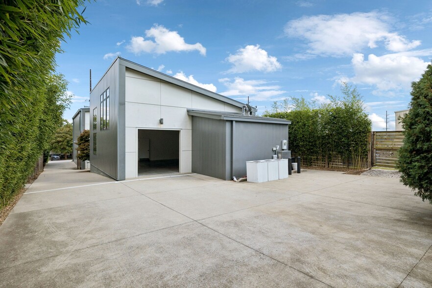 More Photos Of 2517 White Ave, Nashville Office Residential For Sale