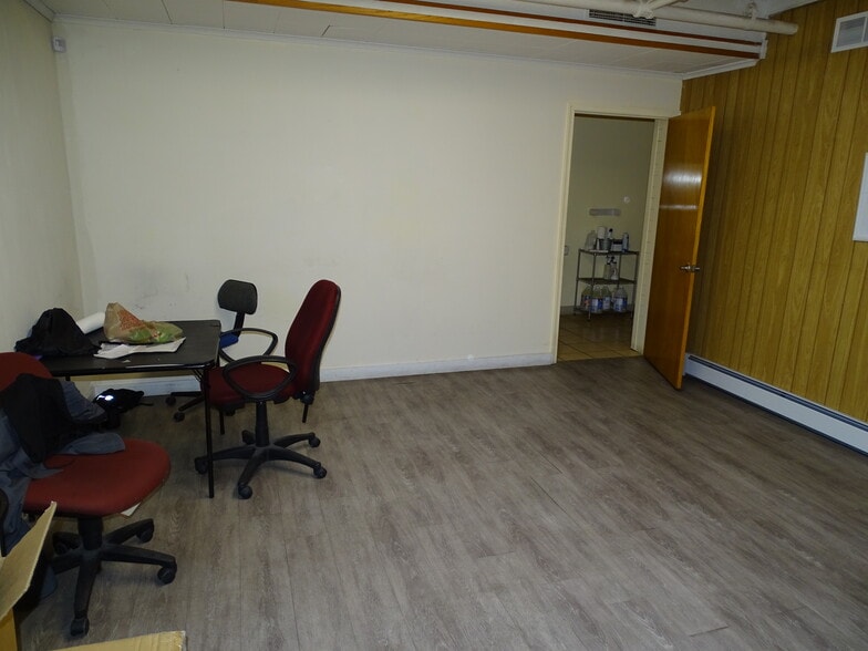 More Photos Of 417 E Sunbury St, Shamokin Storefront Retail Office For Sale