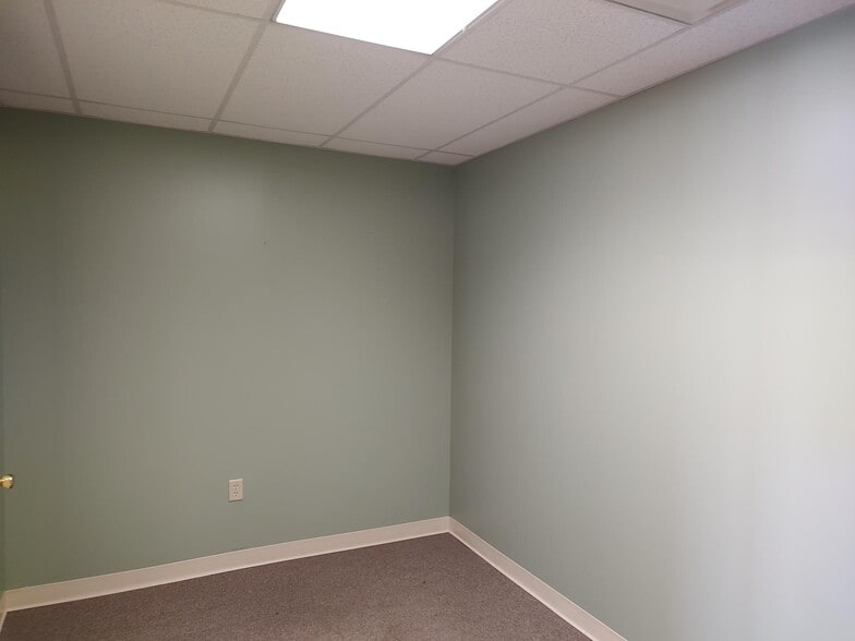 More Photos Of 5763 Seneca St, Elma Medical For Lease
