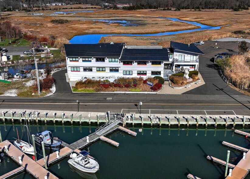 More Photos Of 530 Old Whitfield St, Guilford Office For Lease