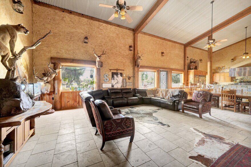 More Photos Of 2828 Interstate 20, Midland Flex For Sale