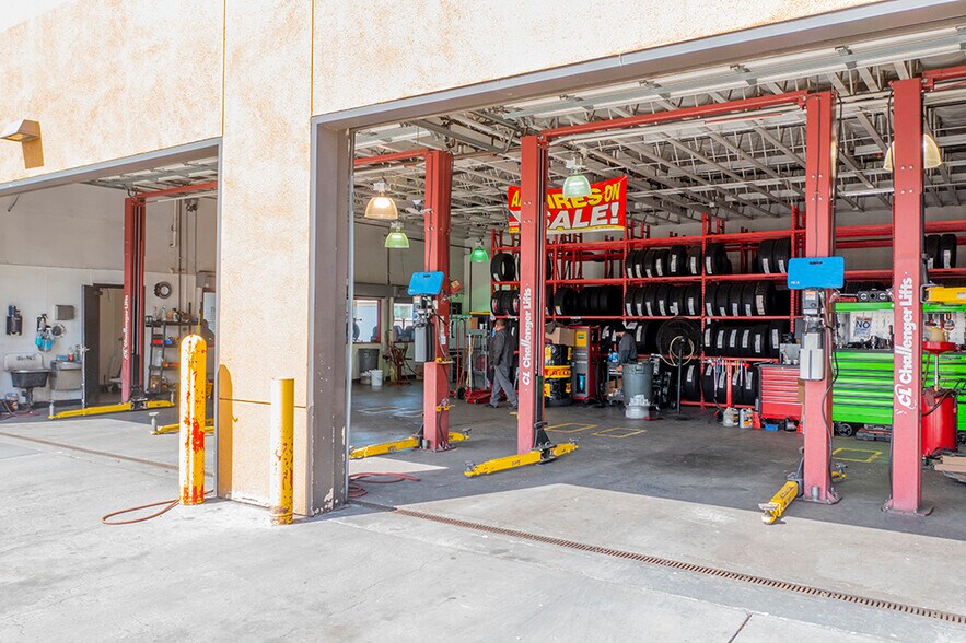 More Photos Of 2320 E Vineyard Ave, Oxnard Auto Repair For Sale