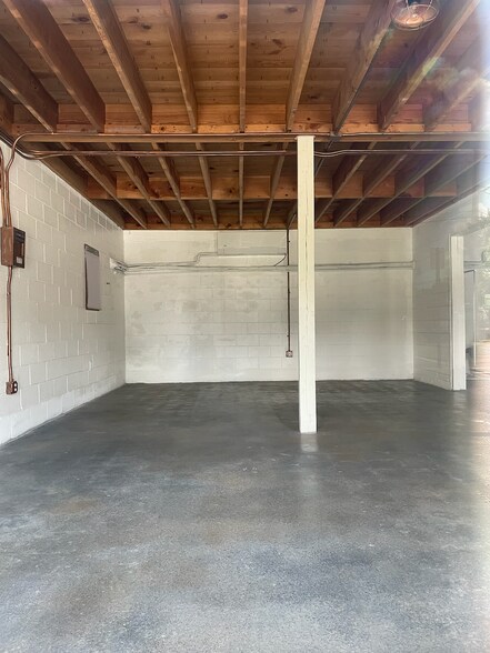 More Photos Of 34 Webb St, Roswell Restaurant For Lease