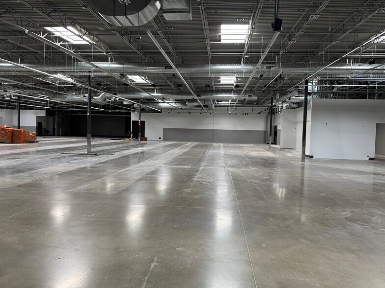 More Photos Of 15225 Whittier Blvd, Whittier Freestanding For Lease