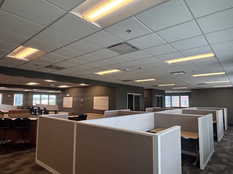 More Photos Of 6751 Parker Farm Dr, Wilmington Office For Lease