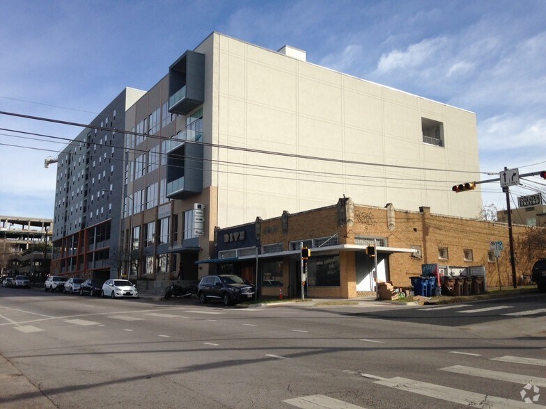 More Photos Of 1705 Guadalupe St, Austin Office For Lease