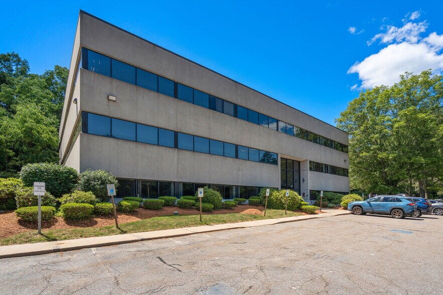 More Photos Of 526 Main St, Acton Office For Lease