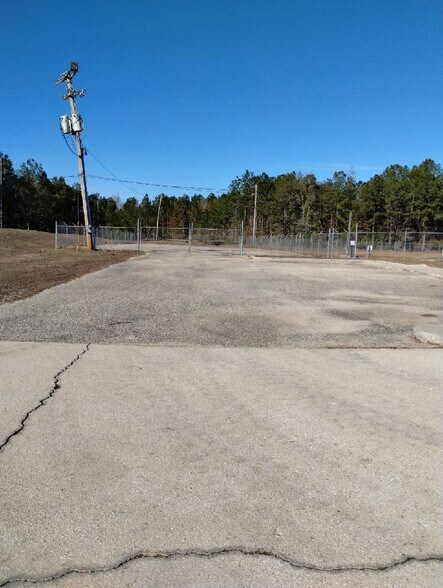 More Photos Of 4300 Highway 43, Mc Intosh Truck Terminal For Sale