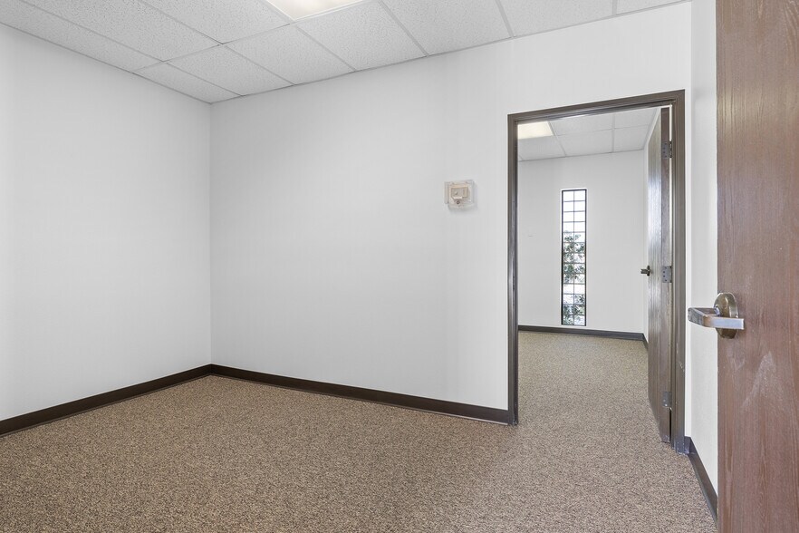 More Photos Of 82632 Highway 111, Indio Office For Sale