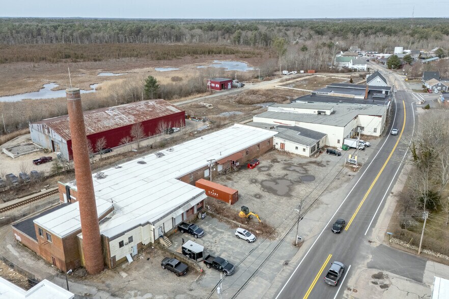 More Photos Of 1011-1057 Main St, Hanson Warehouse For Sale