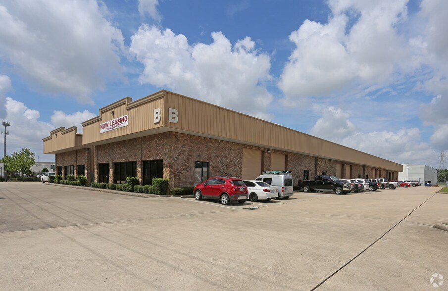 More Photos Of 10963 Cutten Rd, Houston Warehouse For Lease