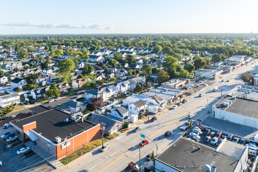 More Photos Of 3579 Merrick Rd, Seaford Office For Lease