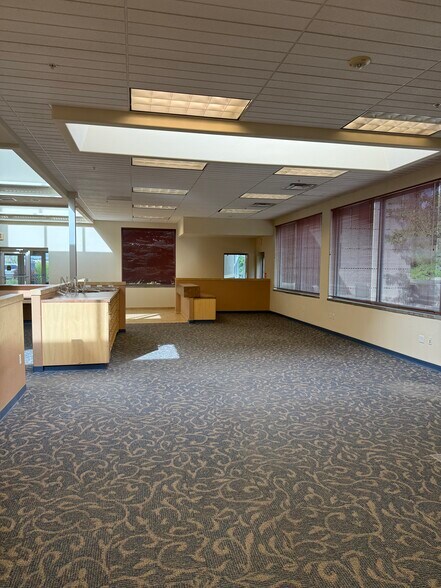 More Photos Of 3684 N Townsend Ave, Montrose Flex For Sale