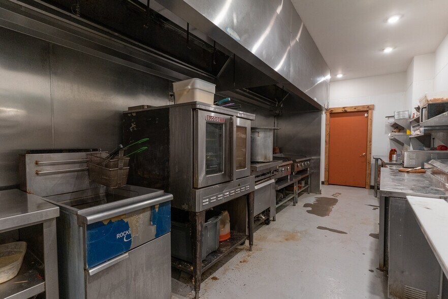 More Photos Of 1401 S Morley St, Moberly Restaurant For Sale