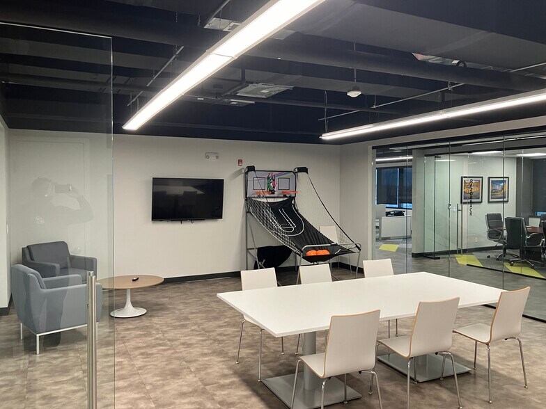 More Photos Of 112 W Center St, Fayetteville Office For Sale