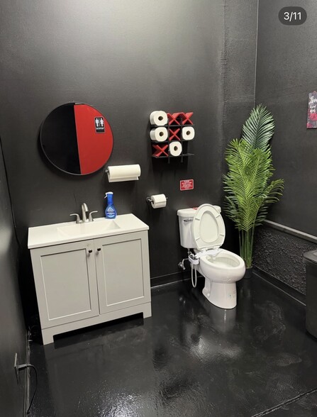 More Photos Of 309 S 1st St, Yakima Flex For Lease