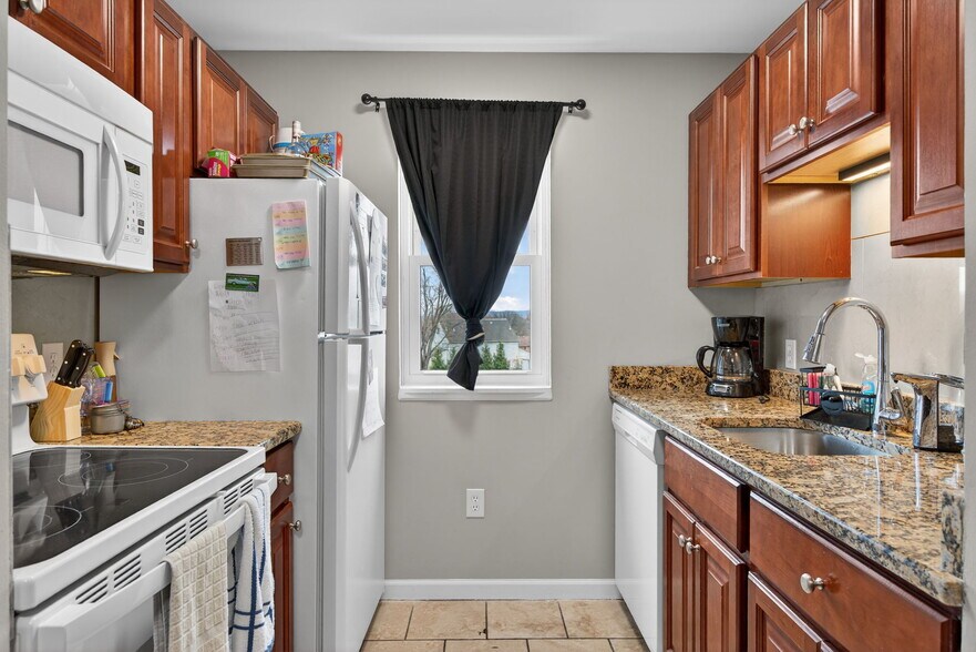 More Photos Of 196 Stone House Ln, Columbia Apartments For Sale