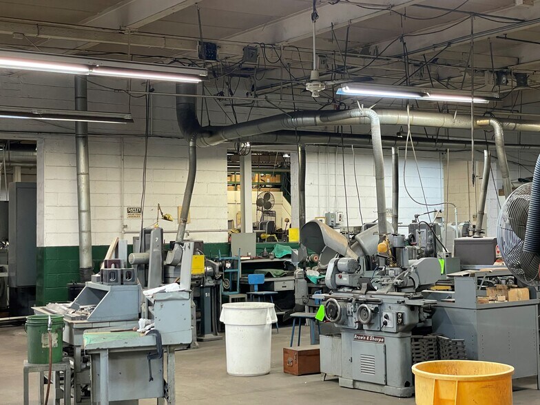 More Photos Of 11055 E 9 Mile Rd, Warren Warehouse For Sale