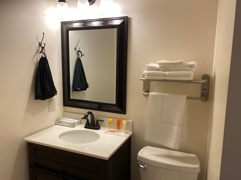 More Photos Of 745 Washington Ave, Greenville Hotel For Sale