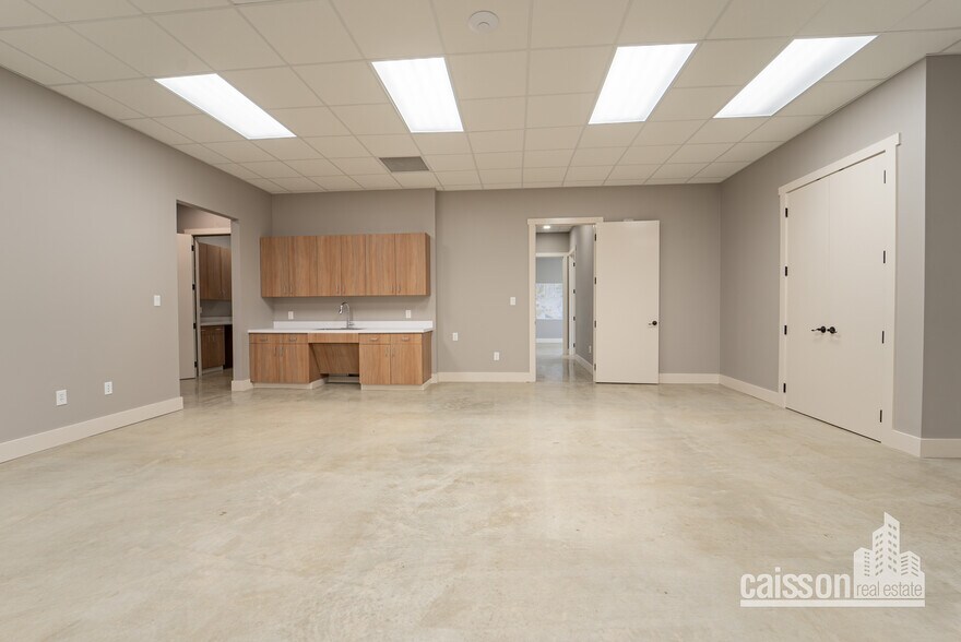 More Photos Of 108-132 Enterprise Pky, Boerne Unknown For Lease