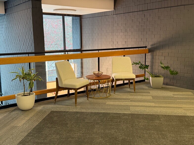 More Photos Of 135 South Rd, Bedford Flex For Lease