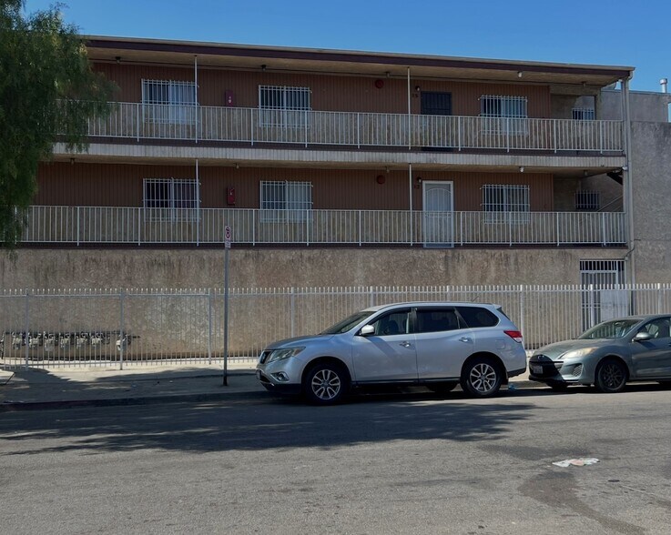 More Photos Of 7001-7005 S Main St, Los Angeles Apartments For Sale