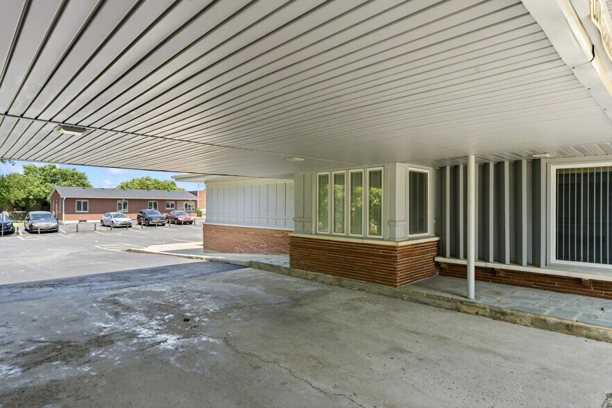 More Photos Of 244 Wilson Dr, Xenia Medical For Sale