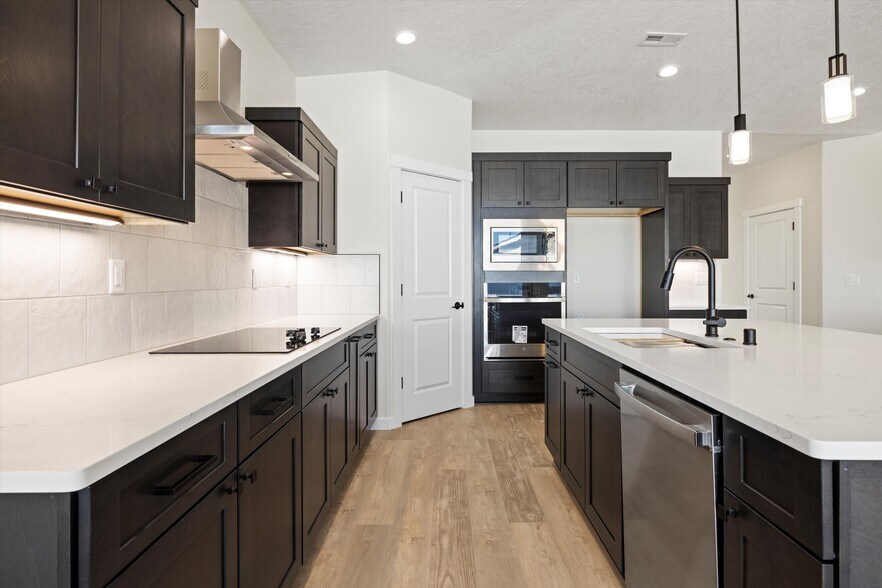 More Photos Of 1101-1109 Fairhaven Loop, Richland Apartments For Sale