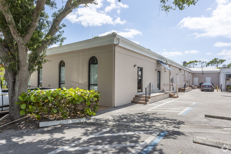 More Photos Of 1395 3rd St S, Naples Storefront Retail Office For Lease