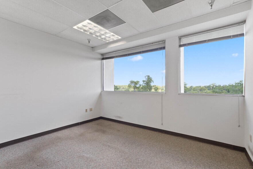 More Photos Of 2201 Lucien Way, Maitland Office For Lease