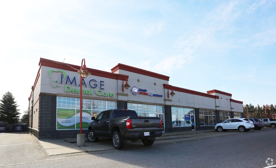 Primary Photo Of 5000-5086 22 St, Red Deer Storefront For Lease