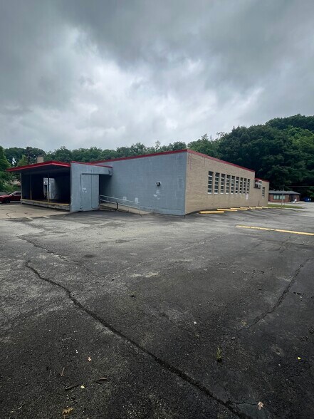 More Photos Of 520 E Bruceton Rd, Pittsburgh Freestanding For Lease