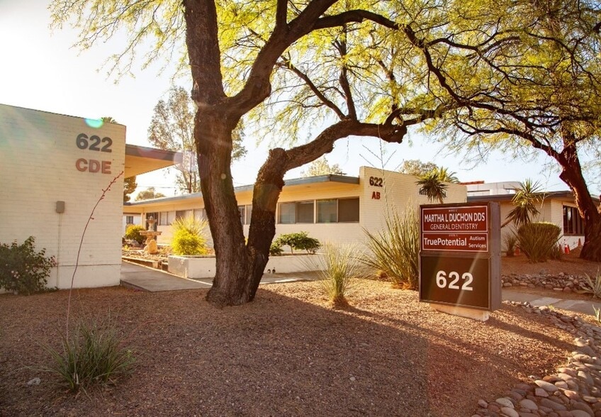 More Photos Of 620 N Country Club Rd, Tucson Unknown For Lease
