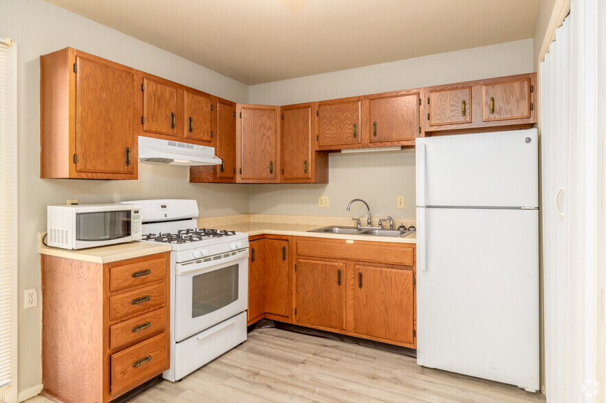 More Photos Of 1005 N Park Forest Dr, Marion Apartments For Sale