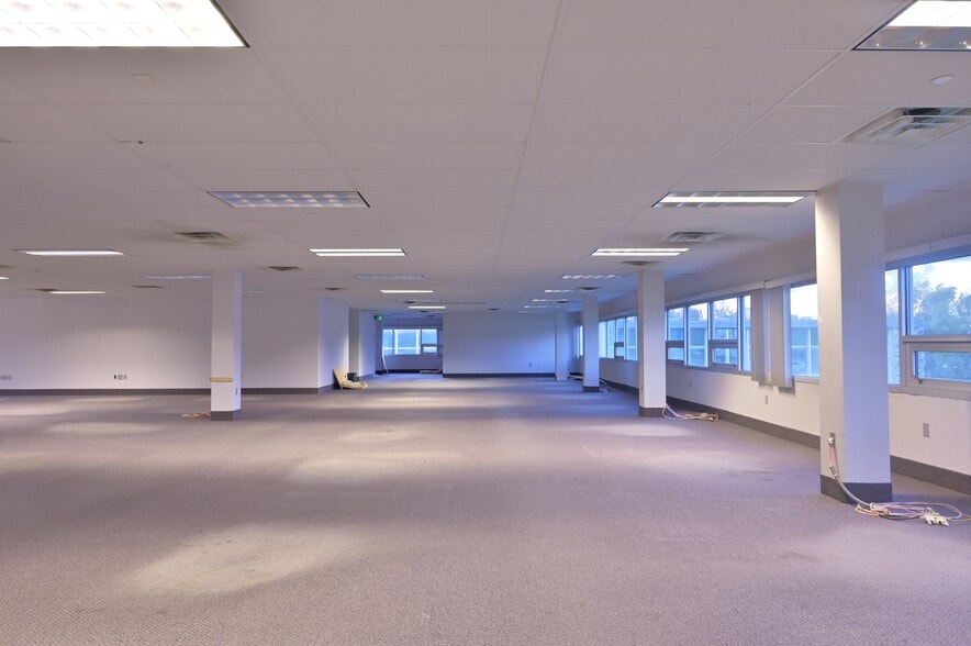 More Photos Of 2424 W 23rd St, Erie Manufacturing For Lease