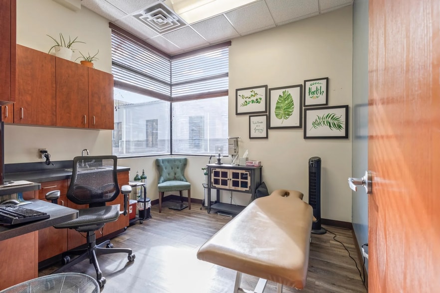 More Photos Of 16515 S 40th St, Phoenix Office For Sale