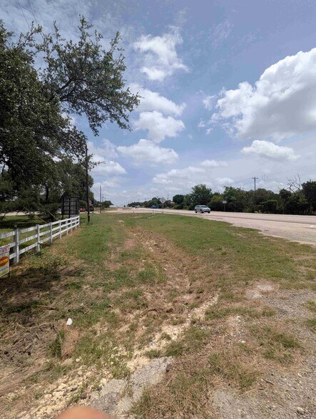 More Photos Of 1917 Main Street, Blanco Land For Sale