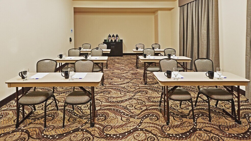 More Photos Of 3520 NW 135th St, Oklahoma City Hotel For Sale