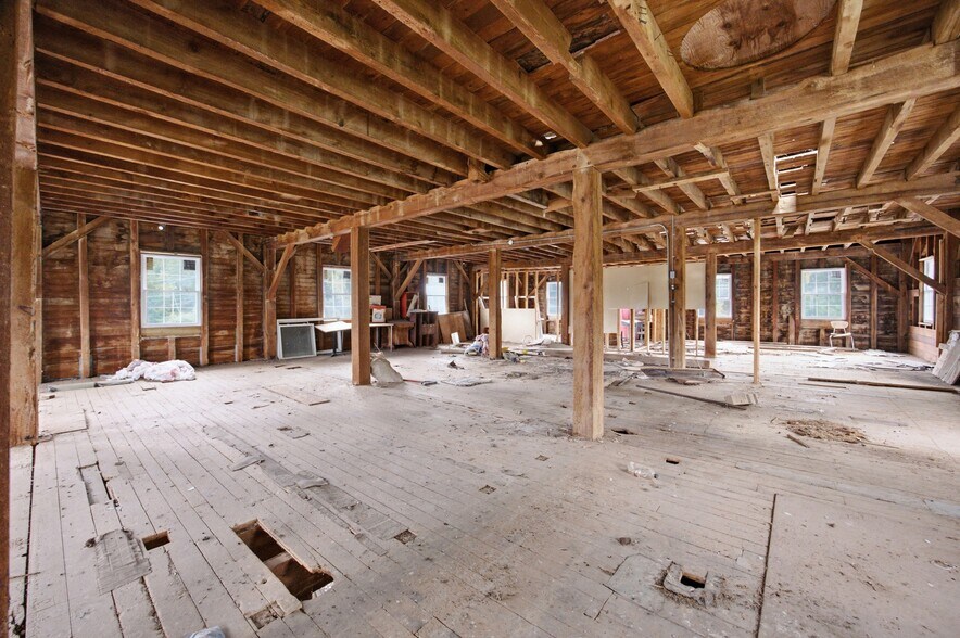 More Photos Of 32 Mill St, Port Byron Industrial For Sale