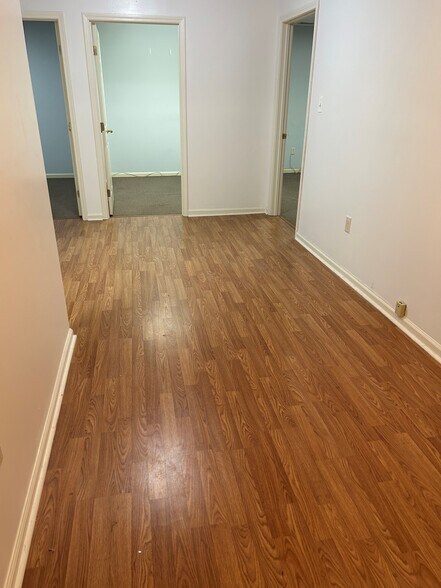 More Photos Of 18 Commerce Pl, Savannah Office For Lease