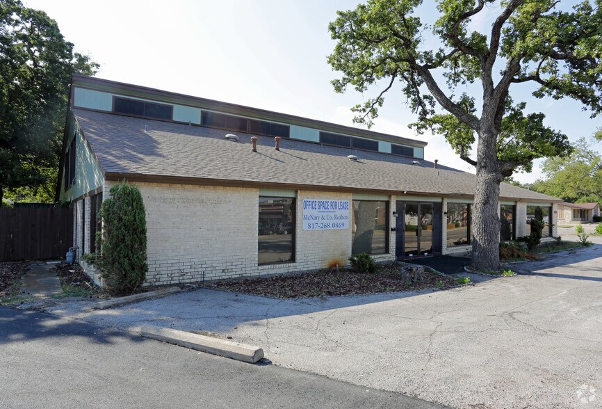 More Photos Of 1230 Brown Trl, Bedford Office For Sale