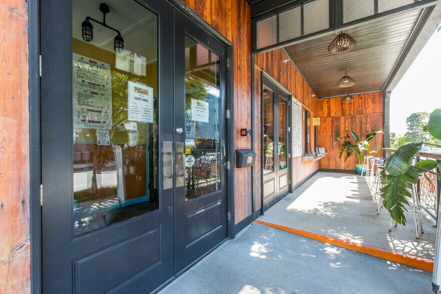 More Photos Of 60 Ocean St, South Portland Storefront Retail Residential For Lease