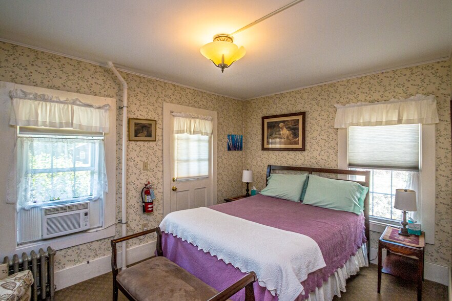 More Photos Of 207 Seavey St, North Conway Hospitality For Sale