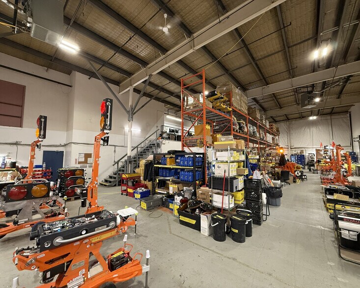 More Photos Of 20-24 Akerley Blvd, Dartmouth Distribution For Lease
