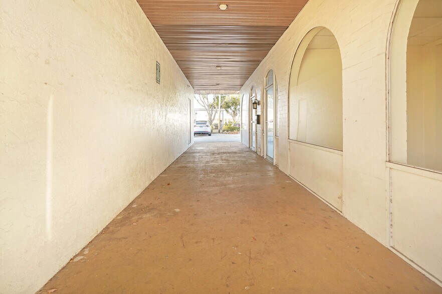 More Photos Of 4907 14th St W, Bradenton Storefront Retail Office For Lease